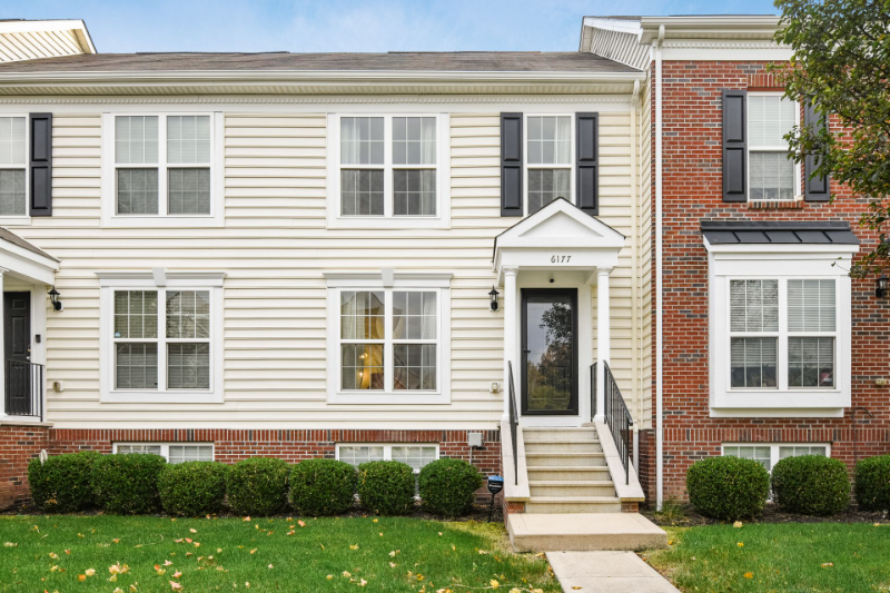 Columbus Townhome: 6177 Needletail Rd #64-617