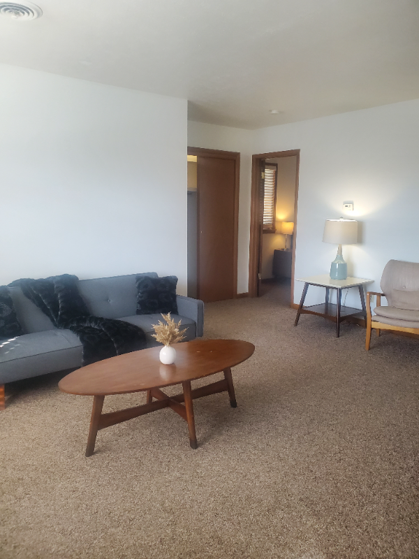 Springfield Apartment: 1215 E Elm