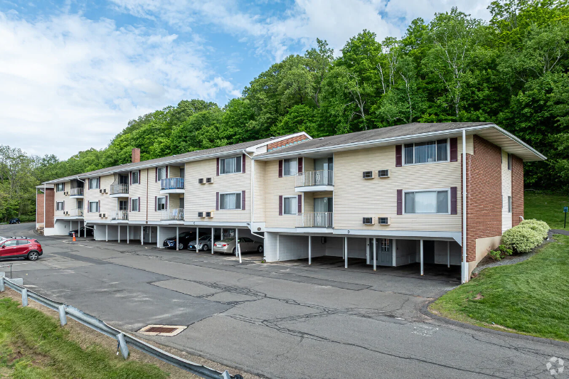 Farmington Apartment: 271 Main Street