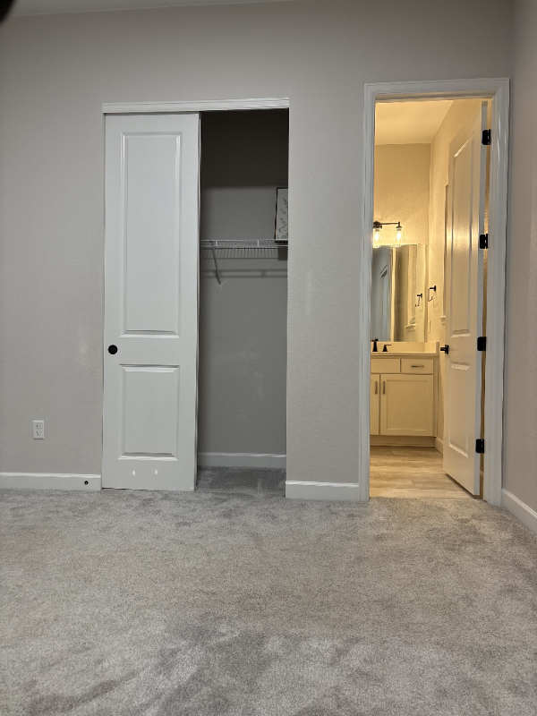 Aurora House: 3610 N Gold Bug St