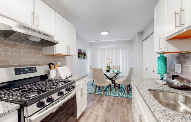 Silver Spring Apartment: 14163 Castle Blvd