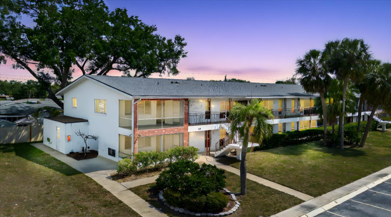 Clearwater Apartment: 2348 Shelley St