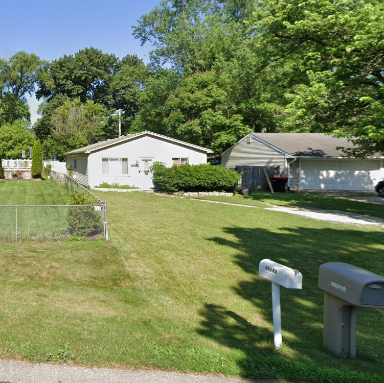 southfield House: 21627 negaunee