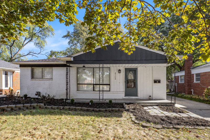 Royal Oak House: 4704 Briarwood Ave.