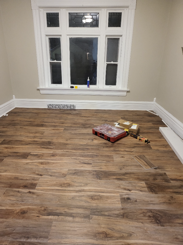 Rock Island House: 1405 7th ave