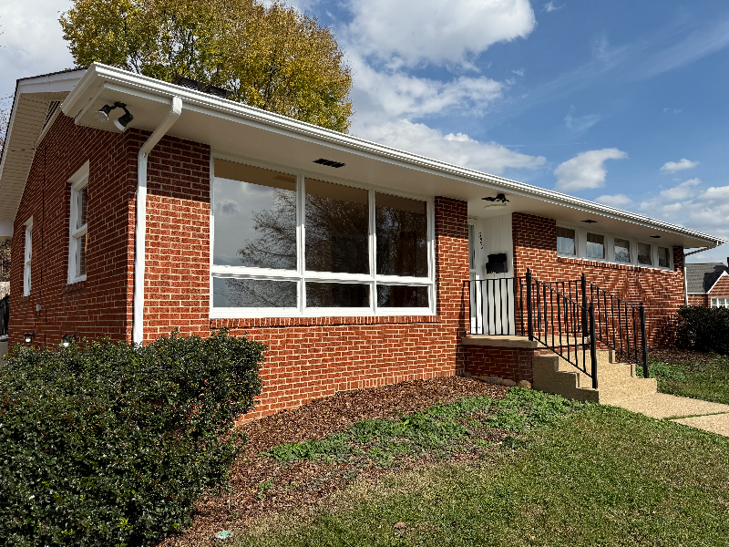 Kingsport House: 532 Bays View Rd