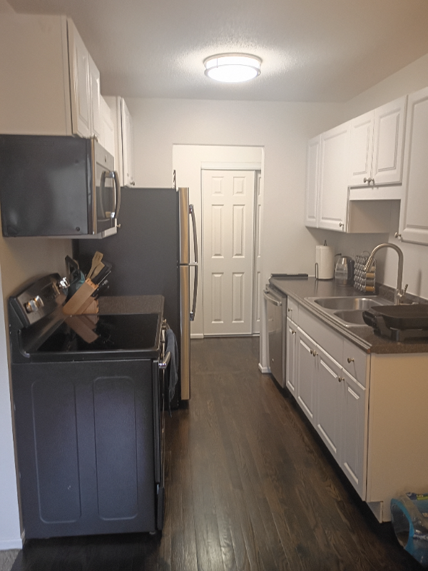 HOPKINS Condo: 806 OLD SETTLERS TRL