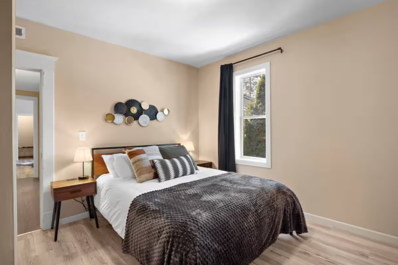 Spokane House: 719 E 9th Ave