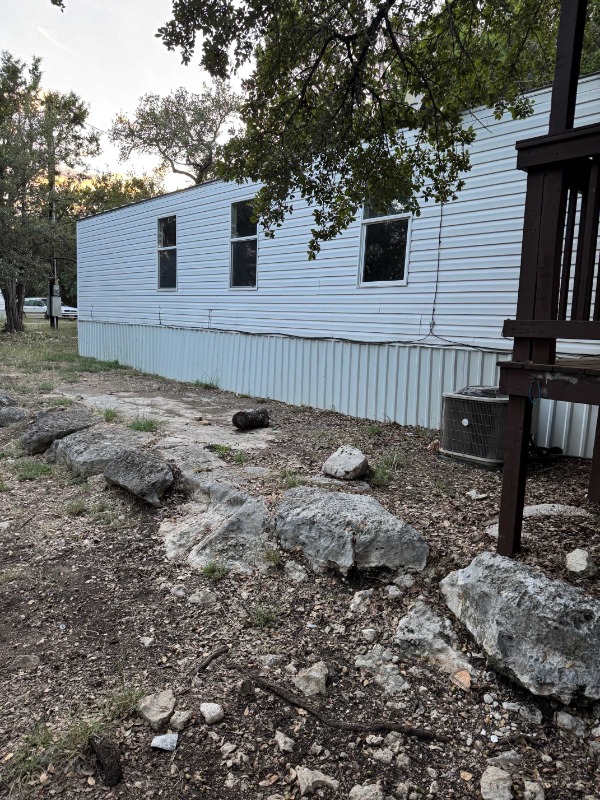 Canyon Lake House: 350 Duck Mt