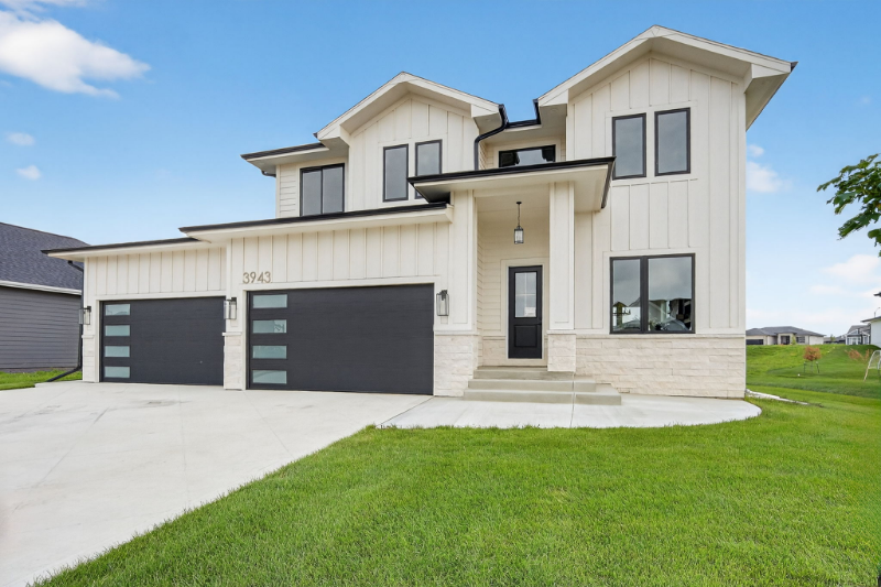 Clive House: 3943 NW 181st St