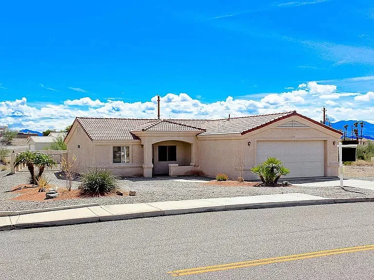 Lake Havasu City House: 2598 Rainbow Ave North