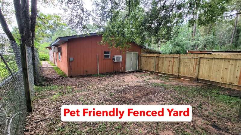 Conroe Townhome: 2100 Hill Top Court