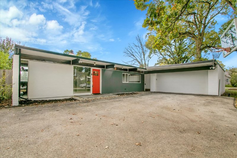 Highland Park House: 1912 Old Briar Road
