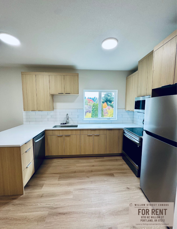 Portland Apartment: 6110 NE Willow St