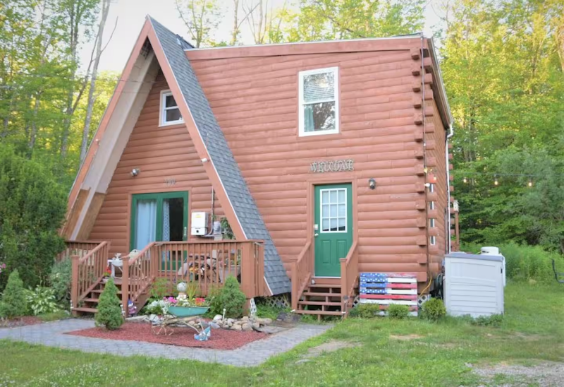 BECKET House: 139 Alan A Dale Rd