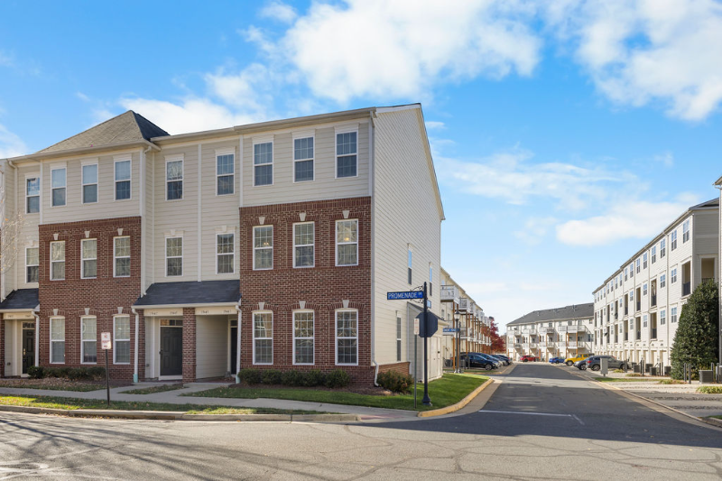 Leesburg Condo: 19441 Promenade Dr