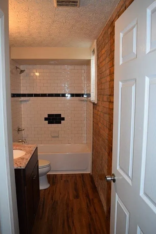 covington Apartment: 415 w 8th st