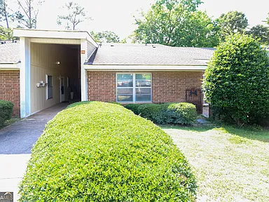 Warner Robins House: 102 Westcliff Circle