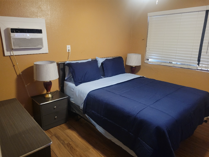 Las Vegas House: 405 Leonard Ave