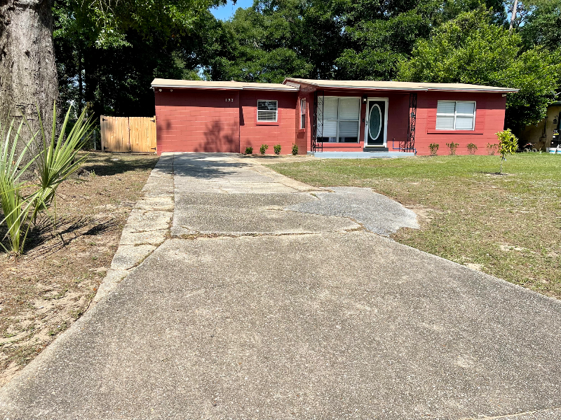 Pensacola House: 193 e highland dr