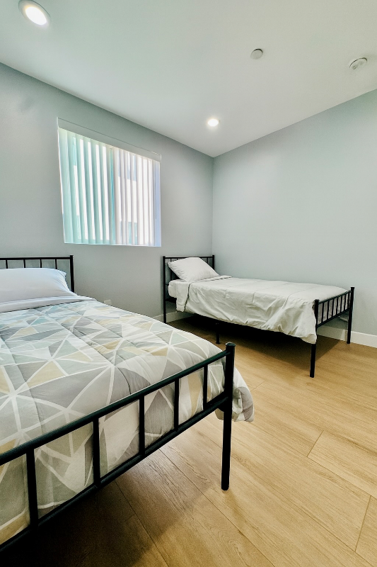 Los Angeles Townhome: 1265 E Adams Boulvedard