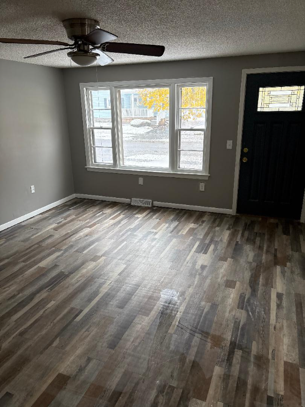 West Seneca House: 190 Aurora Ave