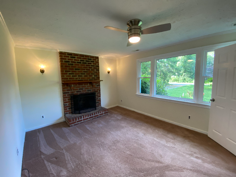 Sandston House: 1599 Early Street