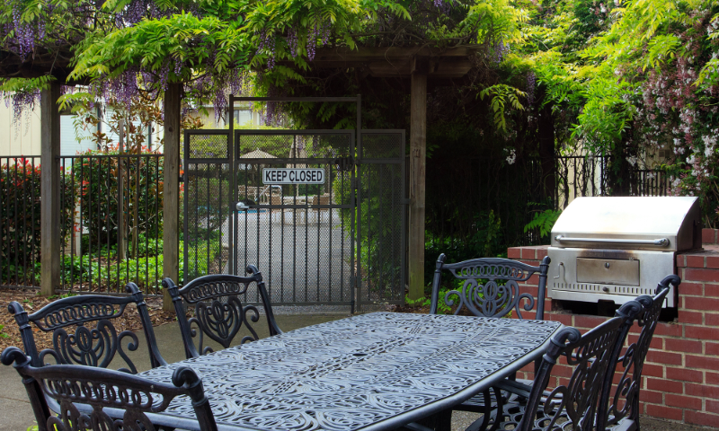 Santa Rosa Apartment: 2705 Range Ave