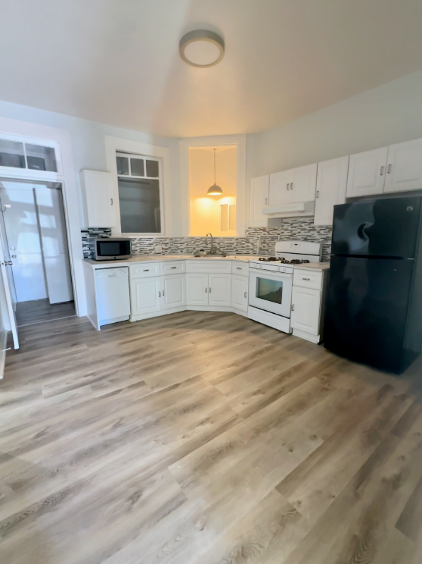 San Francisco House: 218 Monterey Blvd