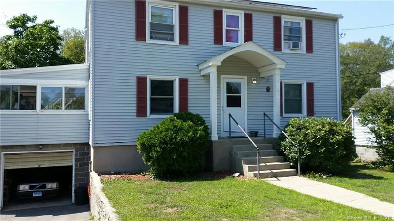 Pawcatuck House: 11 Lathrop Avenue