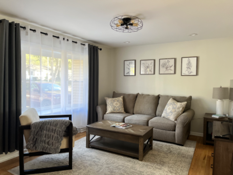 Prairie Village House: 8024 Outlook Drive