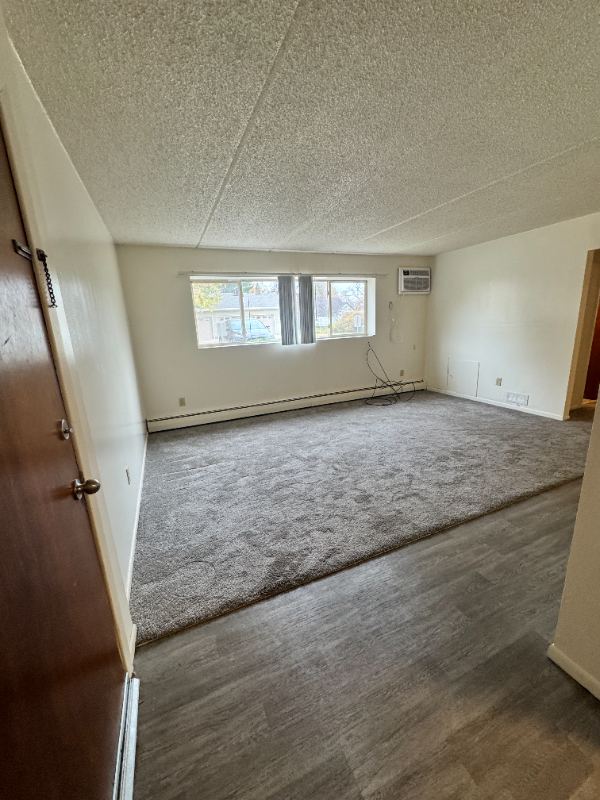 Hutchinson Apartment: 535 Jefferson Street