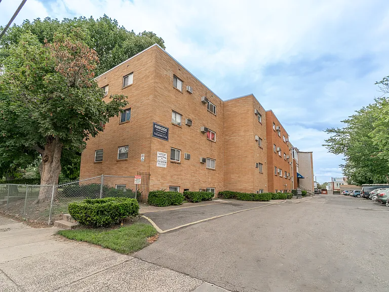 Philadelphia Apartment: 4615 Leiper St