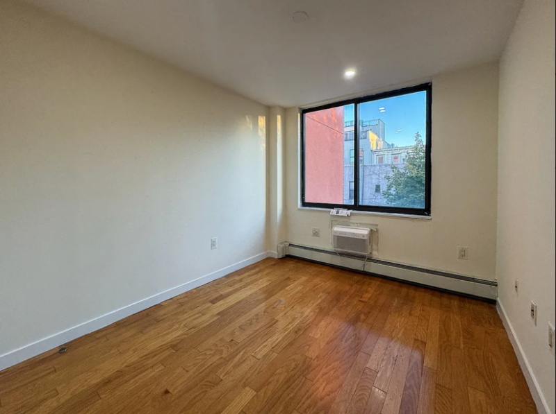 Brooklyn Apartment: 924 Metropolitan