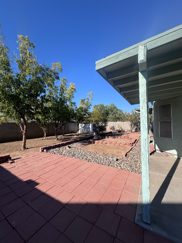 Phoenix House: 8631 w monte vista road