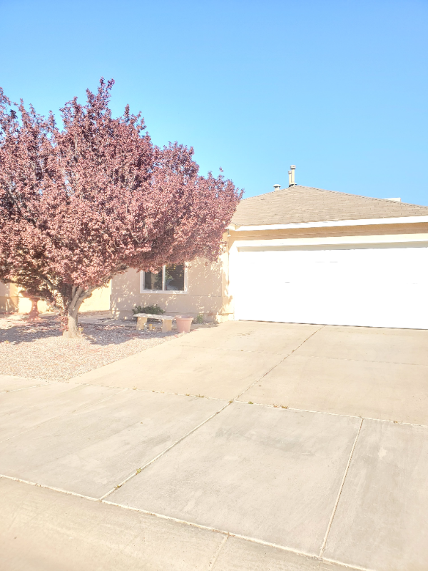 Albuquerque House: 332 Vista Del Angel SW