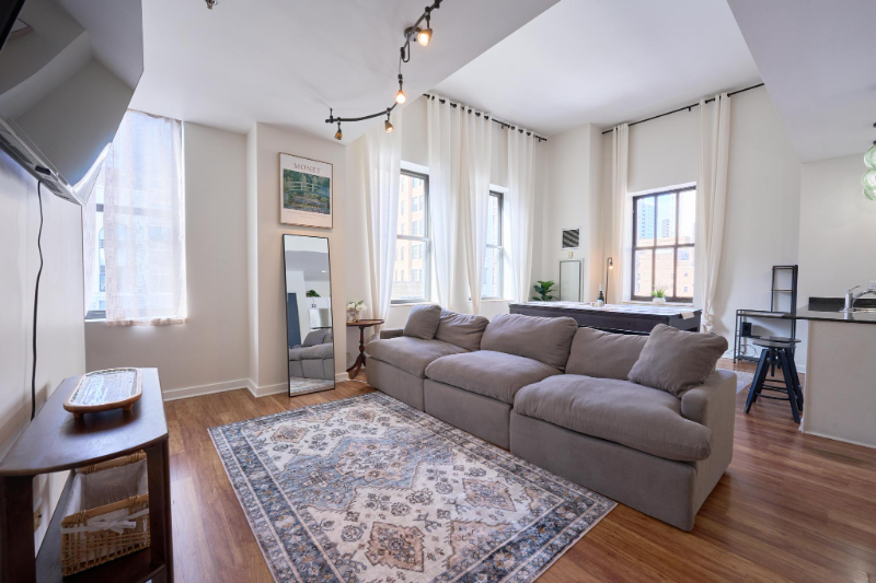 Chicago Condo: 5 N Wabash Avenue