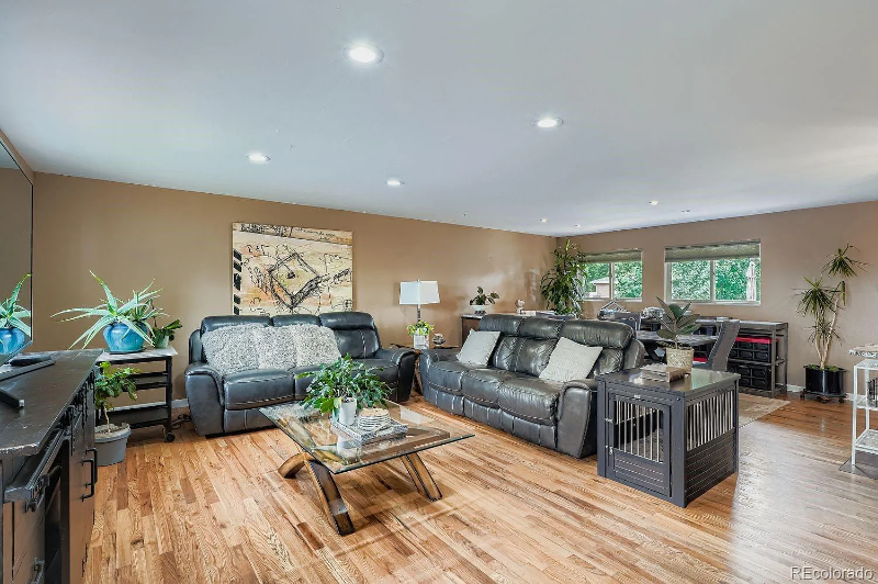 Lakewoof House: 355 Gray street