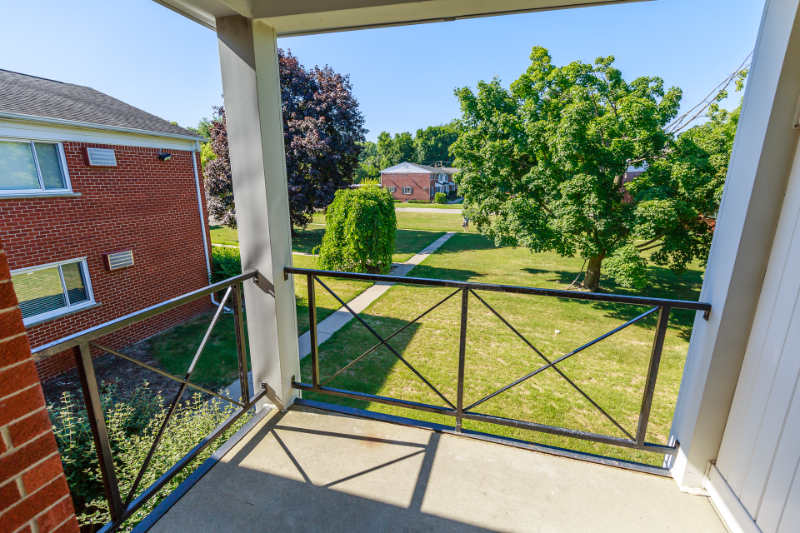ROCHESTER HILLS Apartment: 1097 Tienken Court