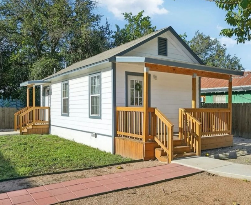 San Antonio Multiplex: 1006 Center