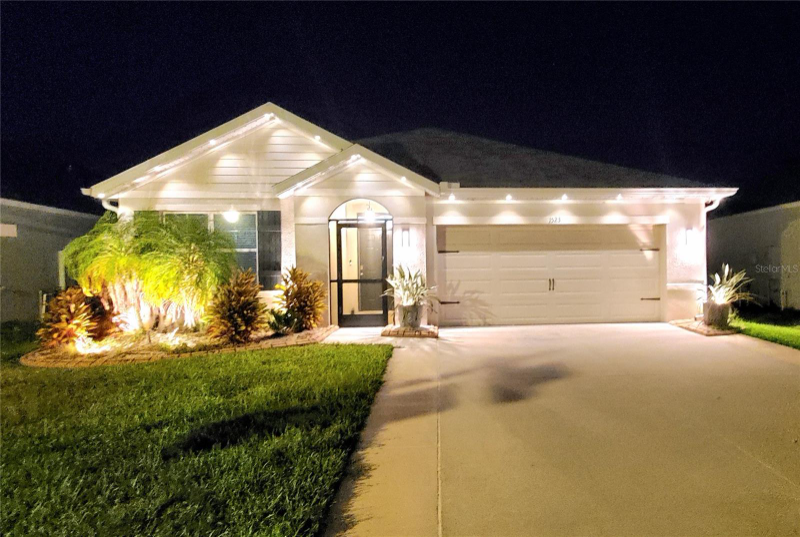 Wesley Chapel House: 1523 GLEN GROVE LOOP