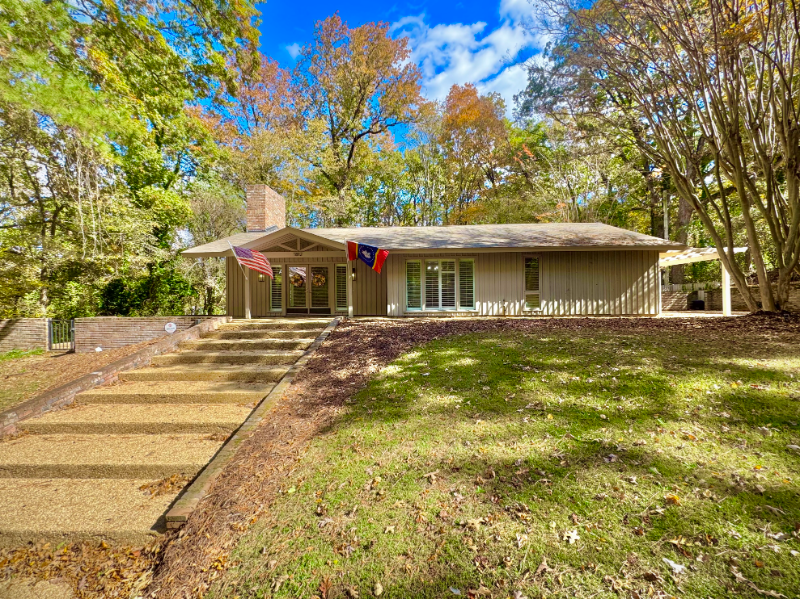 Columbus House: 1812 Seminole Road