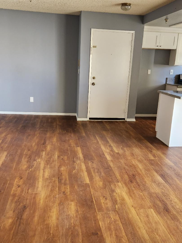 Hawthorne Apartment: 4433 W. 133rd Street