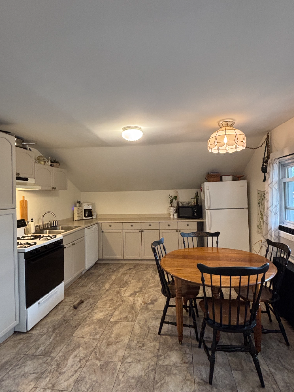 King of Prussia Multiplex: 176 Walnut St