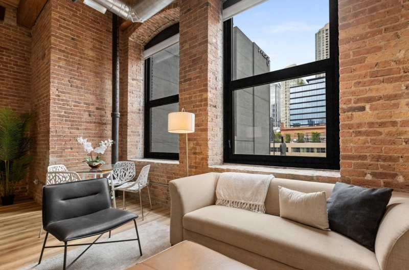 Chicago Condo: 140 W Ohio