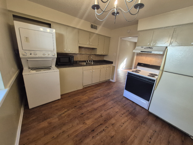 Mobile Apartment: 14 S Lafayette St