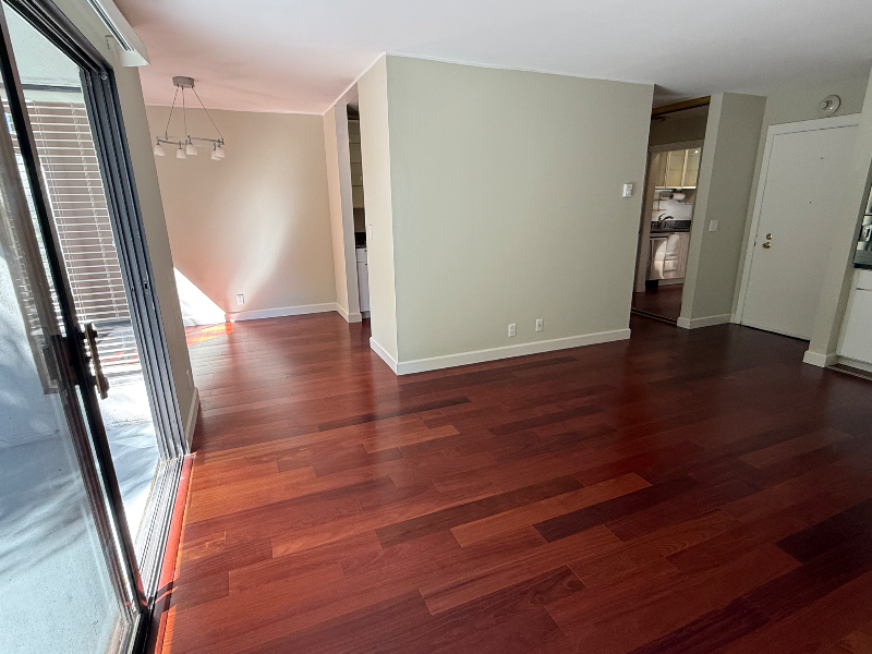 Emeryville Condo: 4 Admiral dr