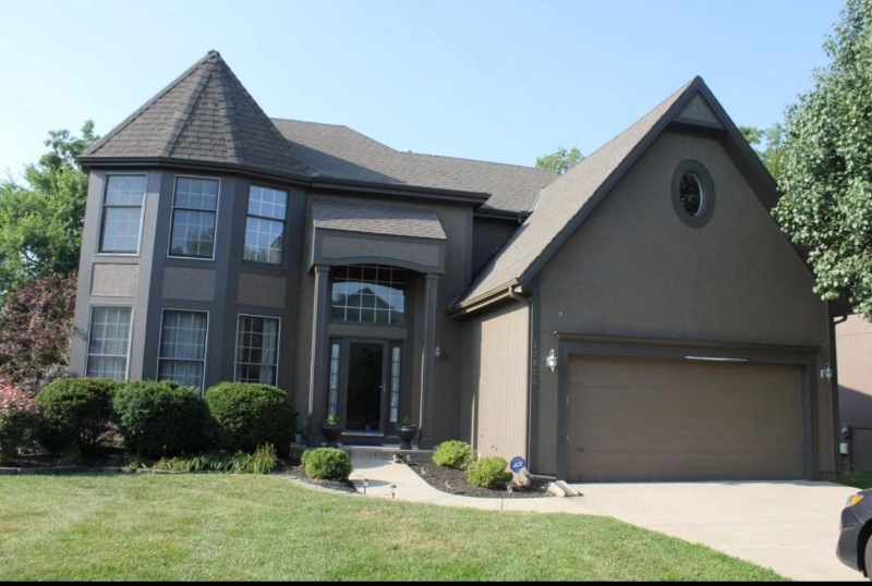 Olathe House: 13853 W 123rd St