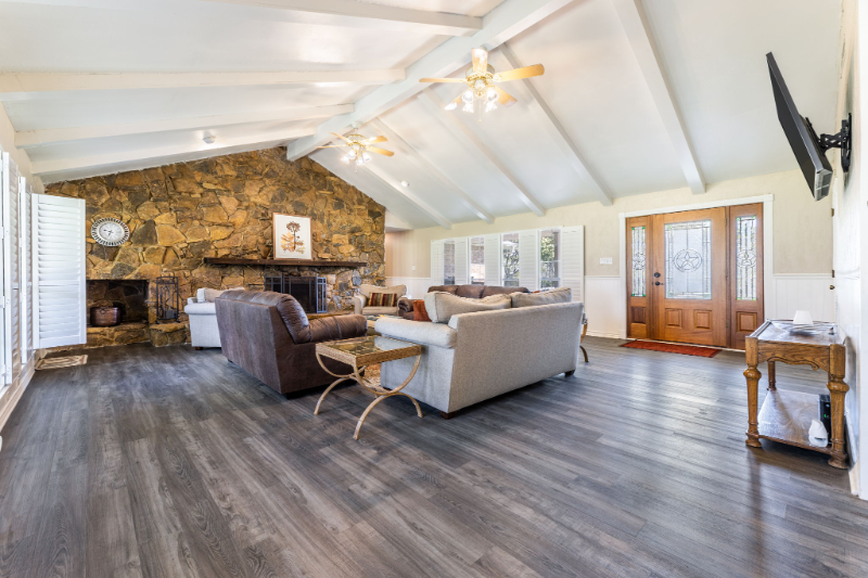 Cedar Hill House: 607 N Duncanville Rd