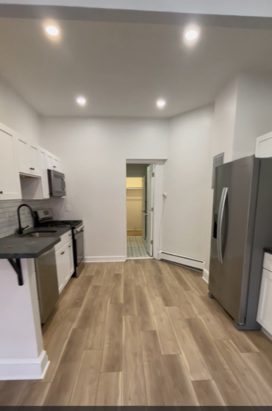 Albany Apartment: 98 Chestnut Street